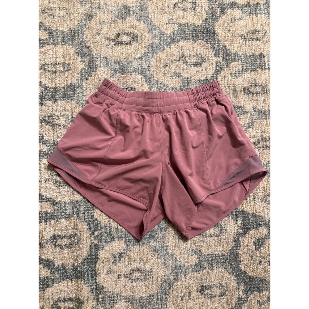 Lululemon Hotty Hot Low-Rise‎ Lined Short 4" Size 6 Excellent Condition